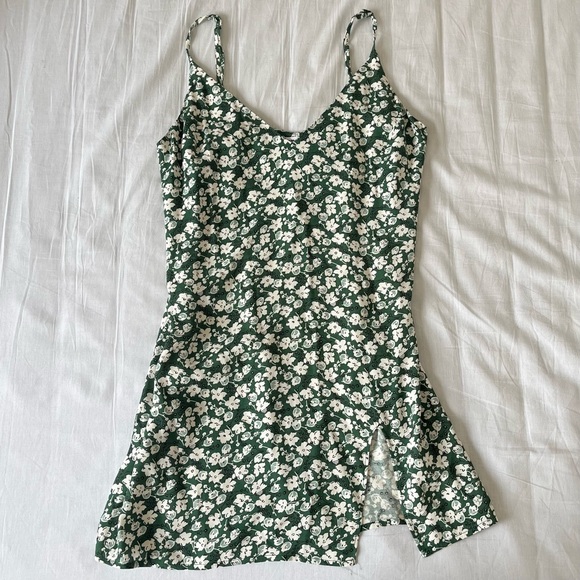 Reformation Dresses & Skirts - Reformation green floral slip dress